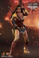 Hot Toys Justice League Wonder Woman (Deluxe Version) 1/6th Scale Collectible Figure