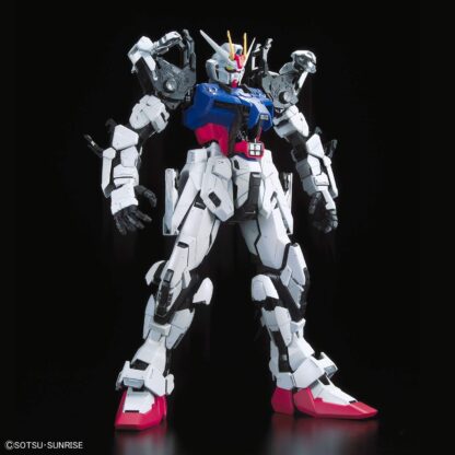 Gundam Perfect Grade GAT-X105+AQM/E-YM1 Perfect Strike Gundam