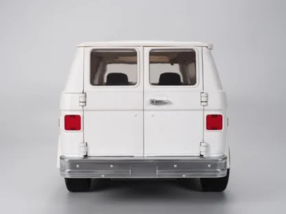 Ramen Economical Vans REV01 White 1/12 Scale Vehicle