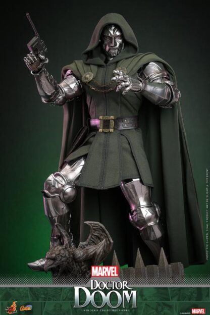 Hot Toys Marvel Comics Doctor Doom CMS002 1/6 Scale Figure