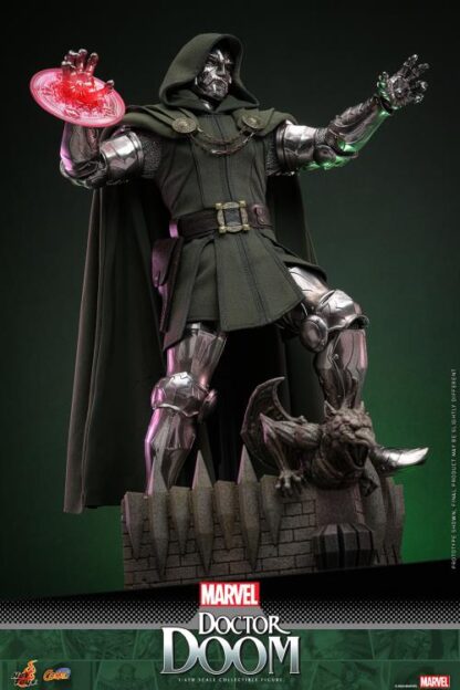 Hot Toys Marvel Comics Doctor Doom CMS002 1/6 Scale Figure